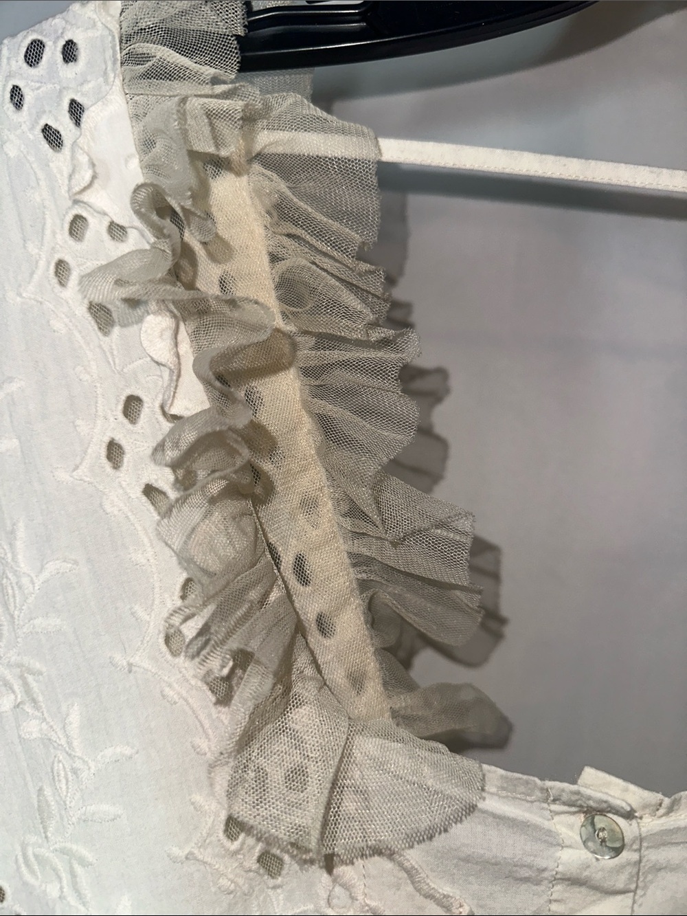 Aratta silent journey Born on Sunday Ruffled Eyelet Peplum Blouse in Cream - Picture 3 of 10